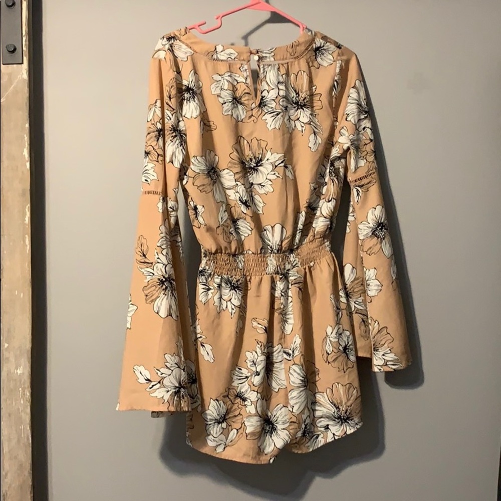 Blush floral romper - Picture 3 of 5